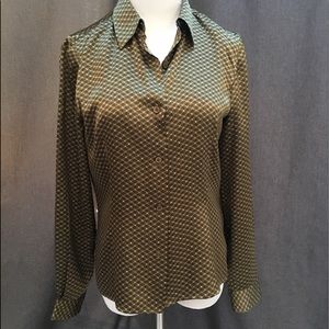 Beautiful Anne Klein 2 button down shirt